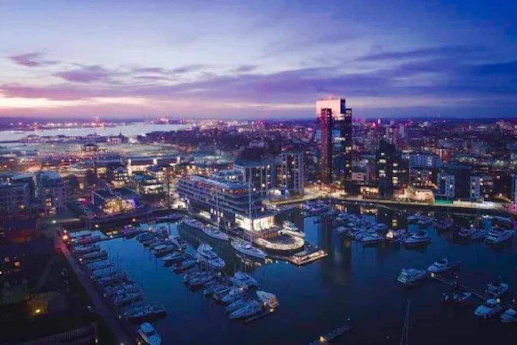 1-Bed Flat In Ocean Village Southampton Exteriér fotografie